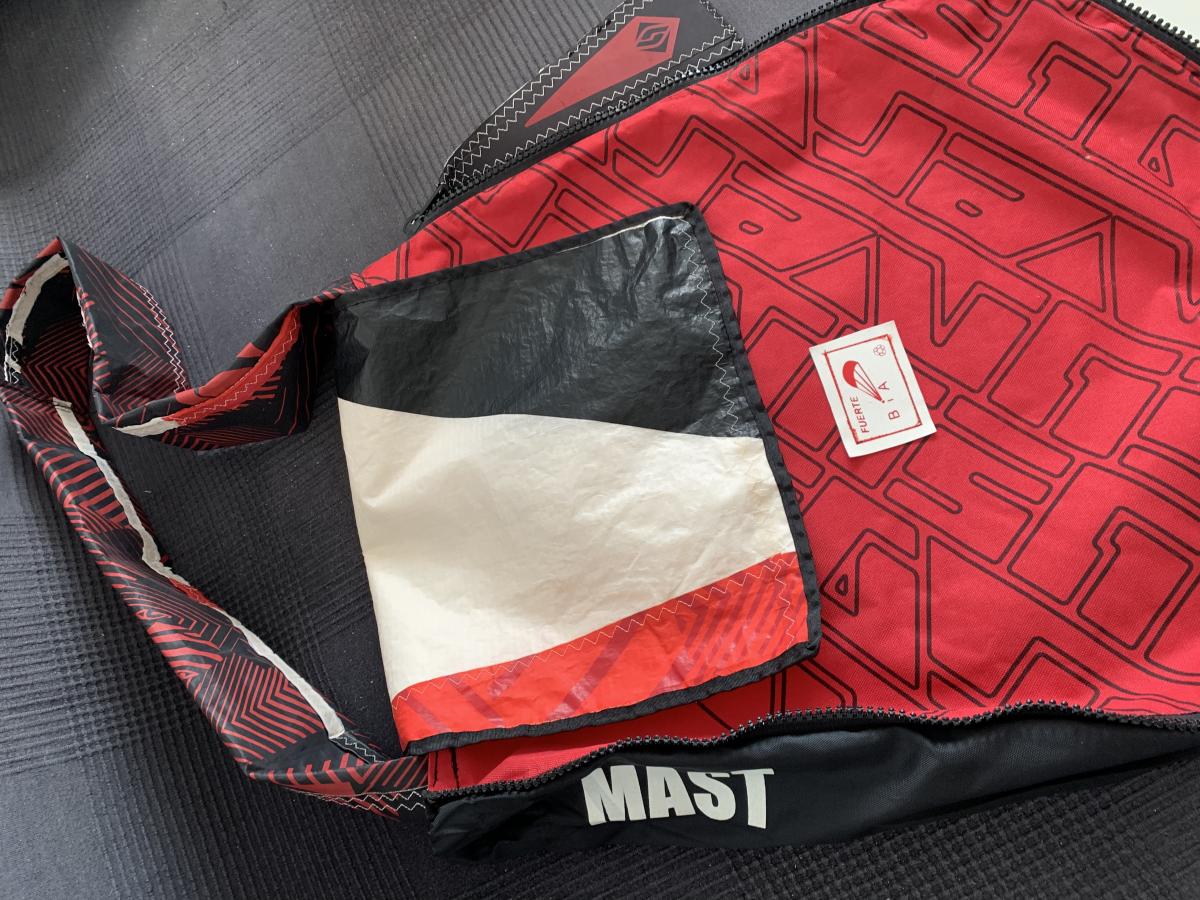 Multibag opened and large SWITCH  kite 